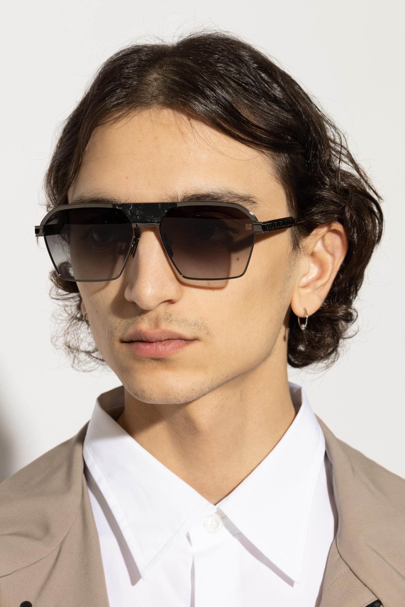 BALMAIN アヒエタ フレム サンクラス BPS177A60SERGEANT GLDBLK SERGEANT - 18k Gold - Black - Dark Grey Lenses
